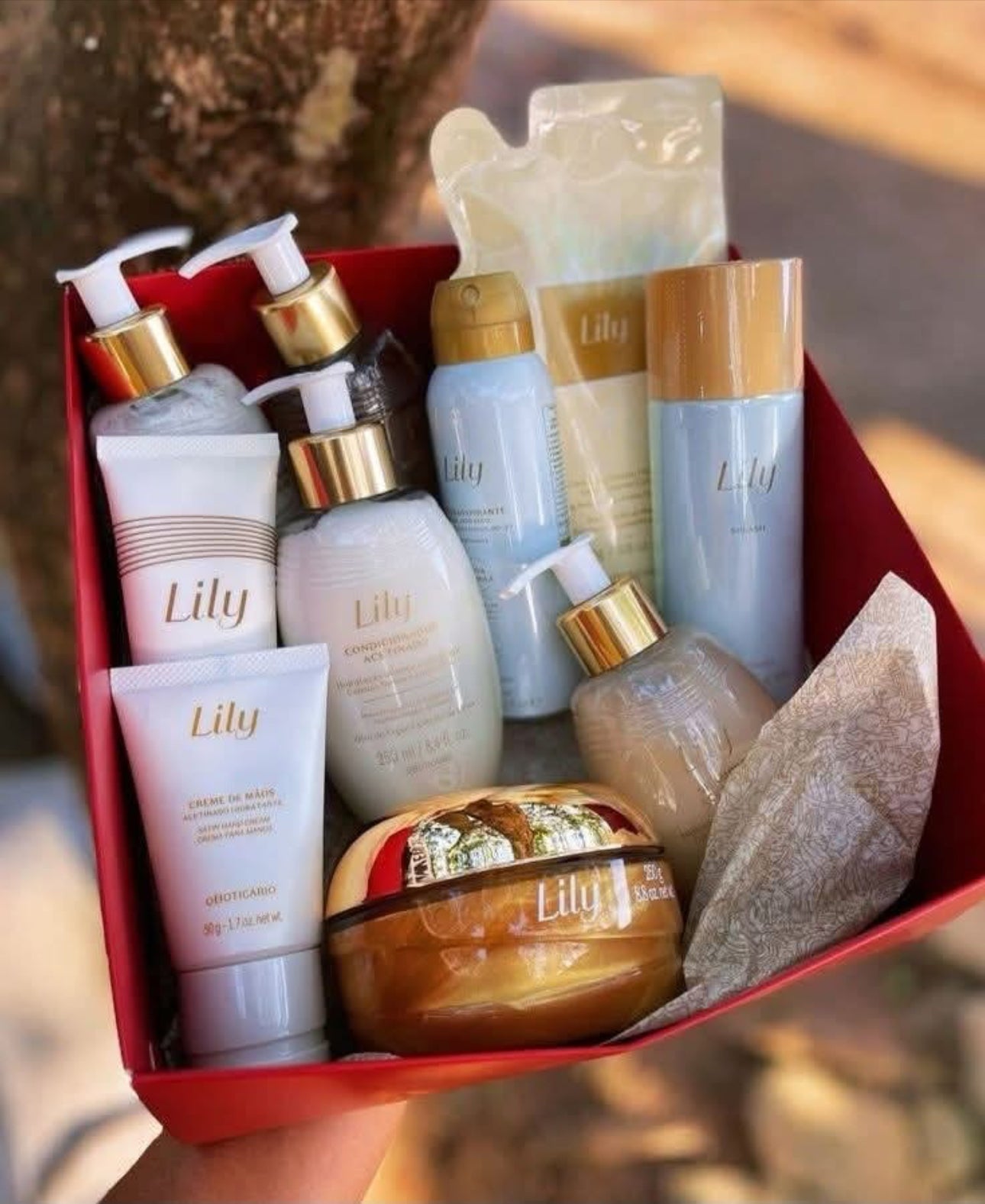 Lily Body Moisturising Satin Cream  – (250g)